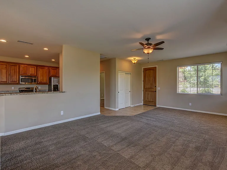 1712 Claire St — Photo 7
