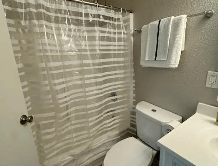 Hidden Creek Apartments — Photo 128