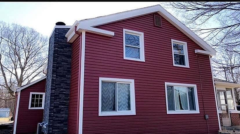 New siding/Gutters (2018)