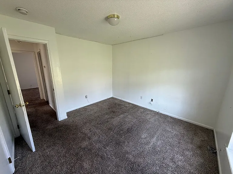 601-643 Port Arthur Rd — Photo 13