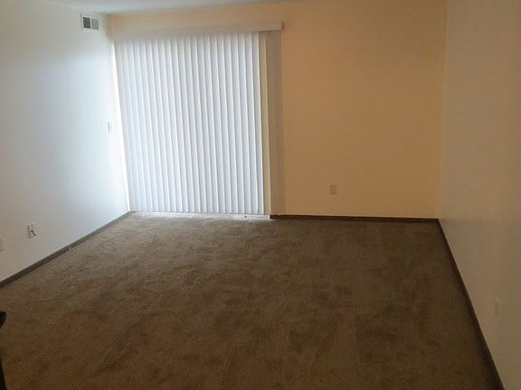 3rd image of 2821 Emerson Ave APT 31