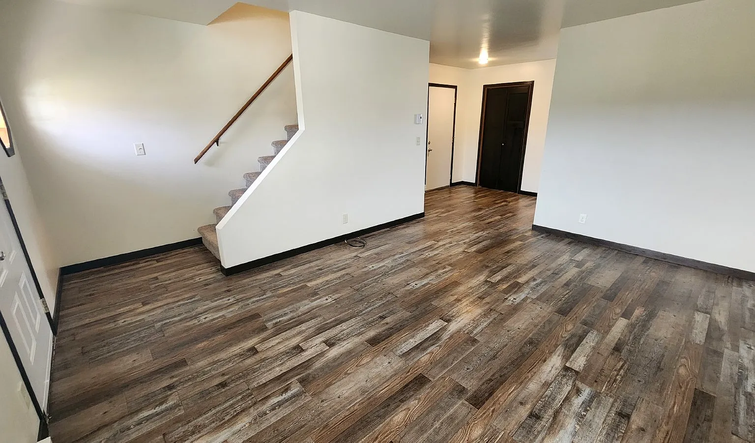 2 bed, 1.0 bath, 1132 sqft, $1,350 — Photo 2