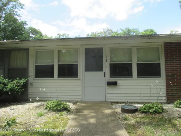 139E Farrington Court, Lakewood, NJ 08701