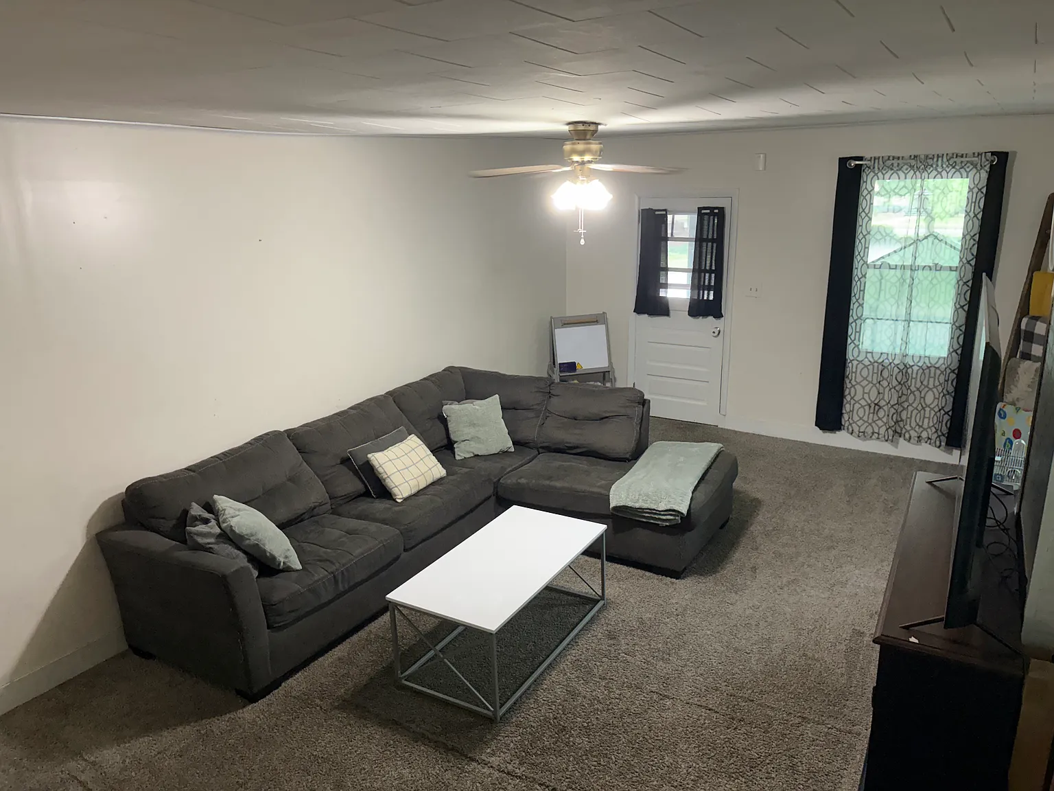 3 bed, 1200 sqft, $1,150 — Photo 3