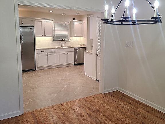 4th image of 8025 Dovie Ln