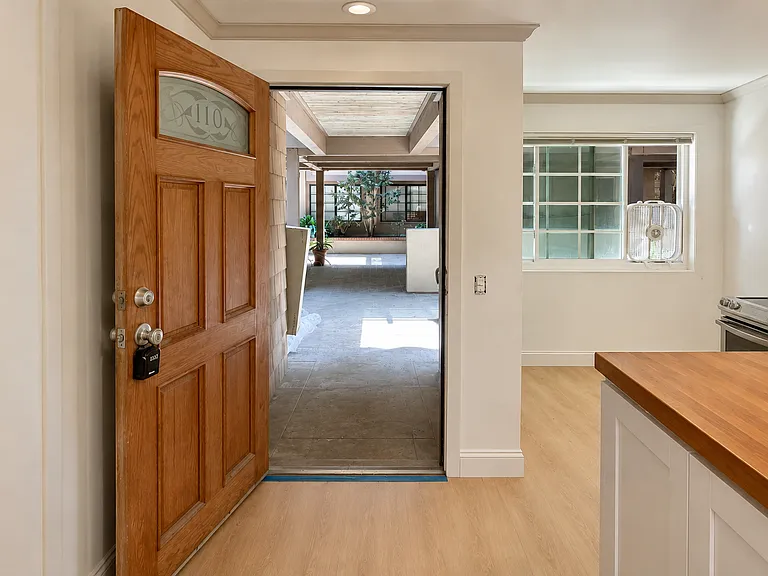 8860 Villa La Jolla Dr #3 — Photo 17