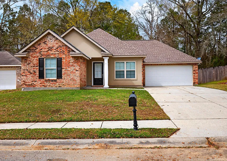 10261 English Manor Dr