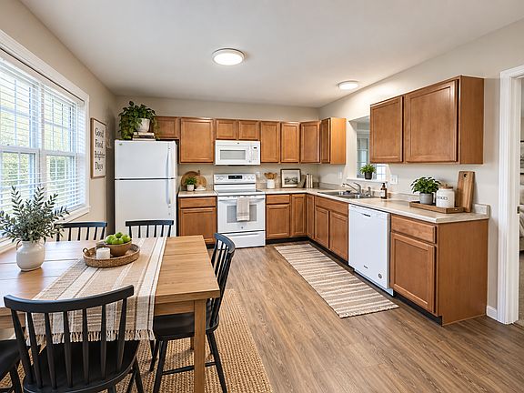 2nd image of 60 Lake St #2