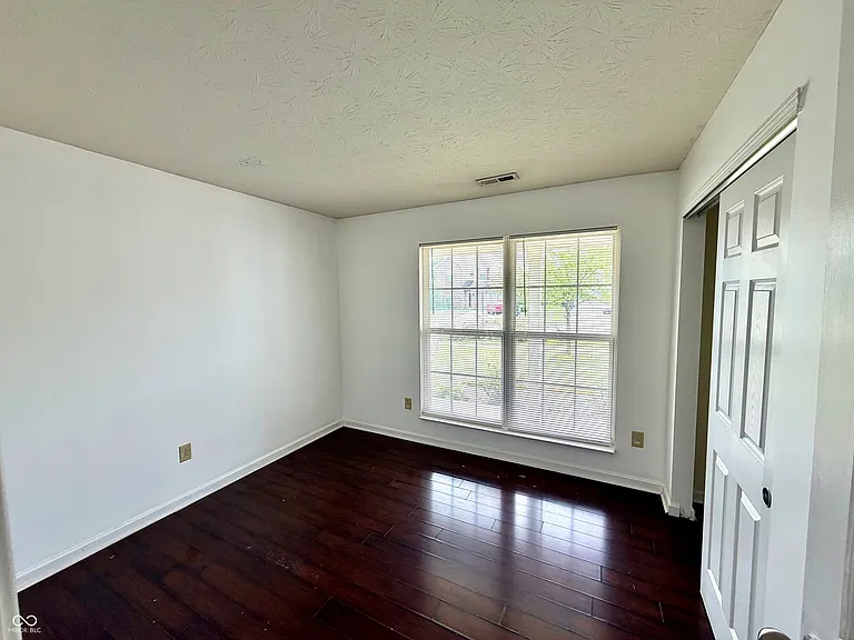 652 Loon Ln — Photo 15