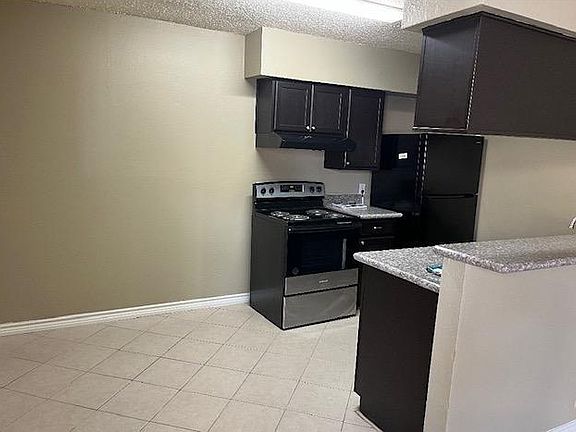 3rd image of 15525 Blackhawk Blvd APT 12