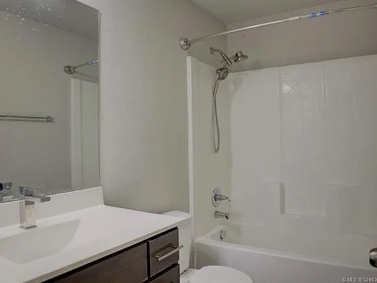 7012 S Elder Ave — Photo 22
