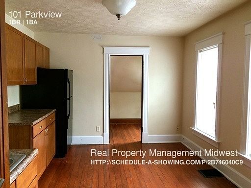 4th image of 101 Parkview St