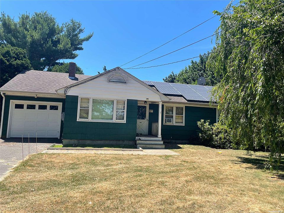 725 Peconic Ln, Peconic, NY 11958 Zillow