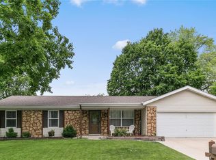 1440 Cave Springs Estate Dr, Saint Peters, MO 63376