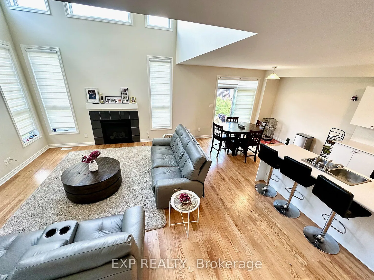 4 bed, $2,995 — Photo 2