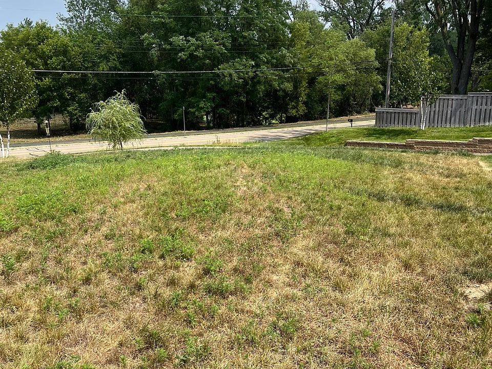 1st image of 218 McCarrons Pl W