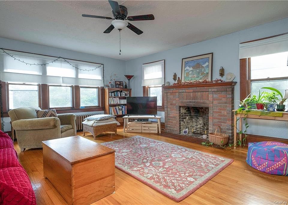 1st image of 222 Birchwood Ave Floor 1