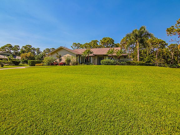 3rd image of 5286 SW Leeward Ln
