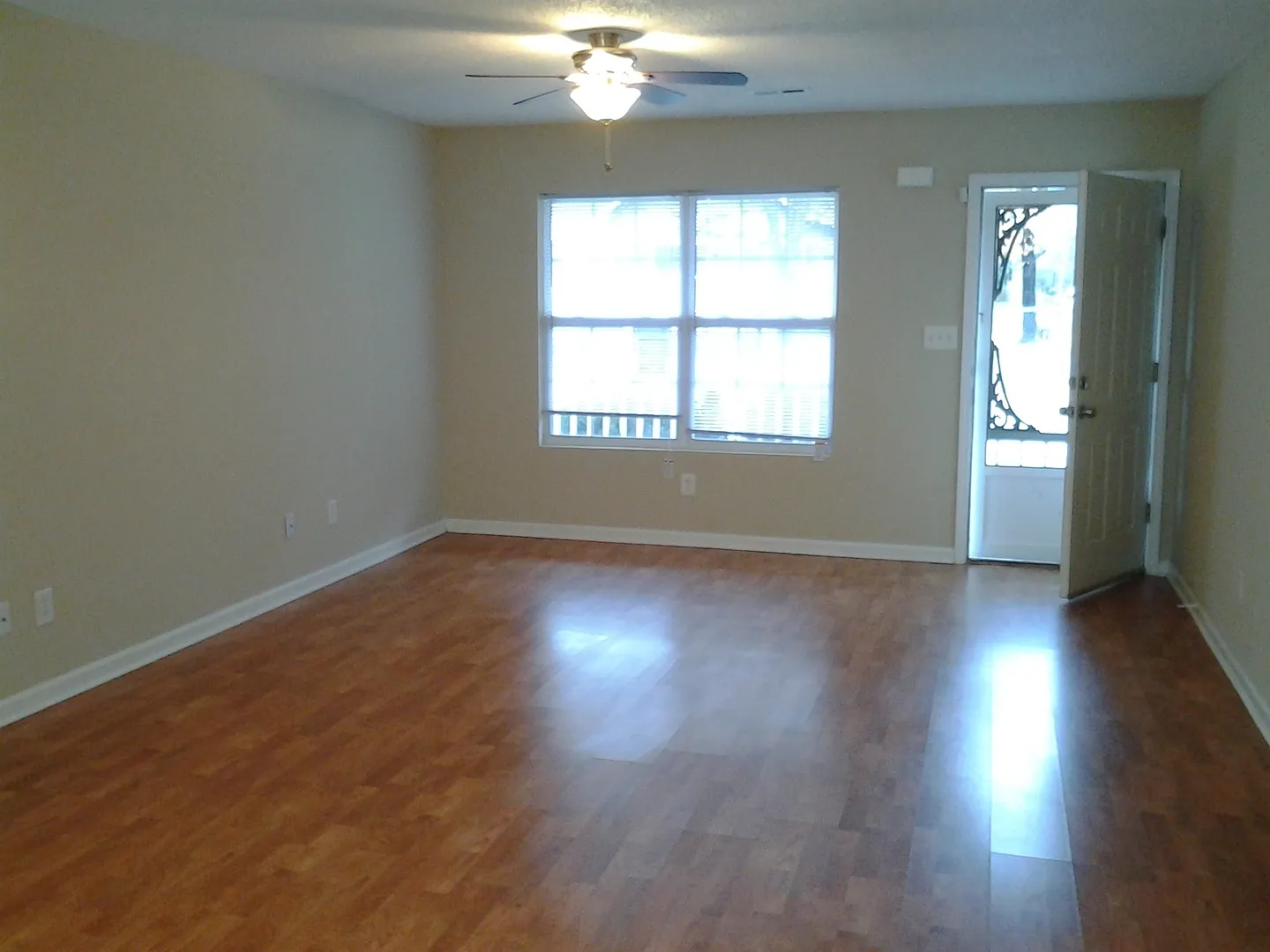 3 Bedroom, 2 Bathroom Home — Photo 2