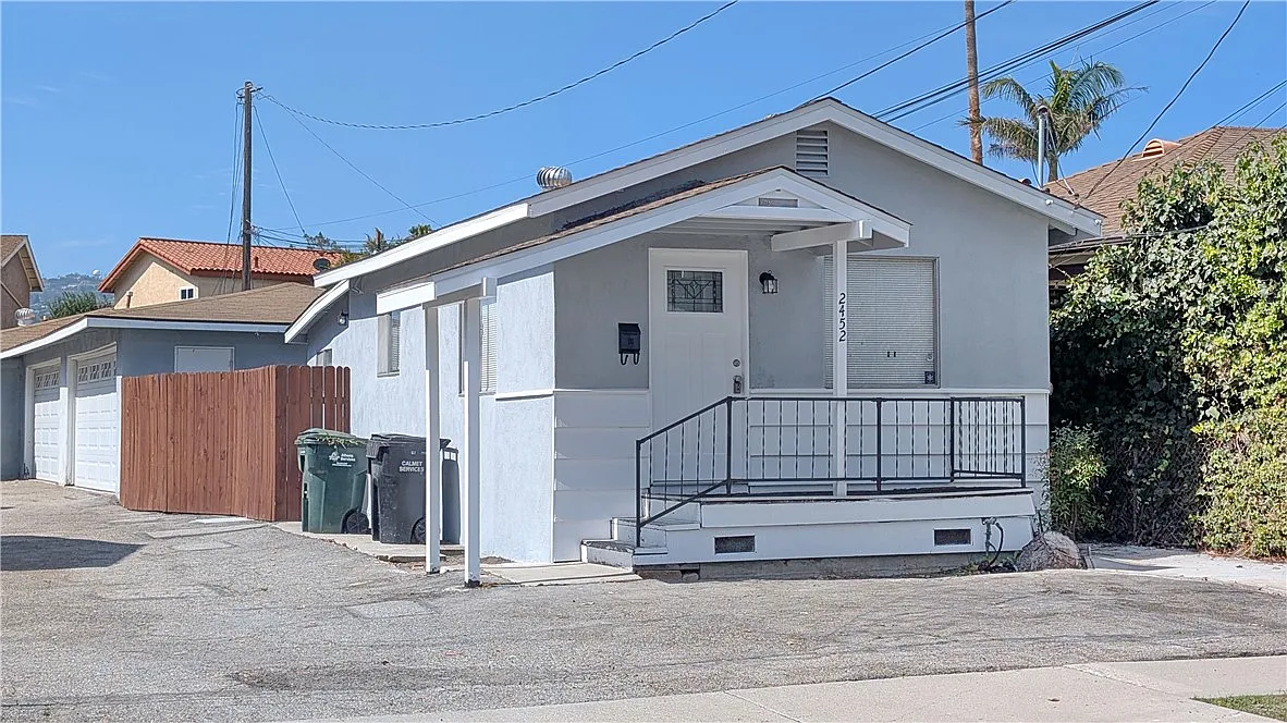 1 bed, 600 sqft, $2,400 — Photo 1