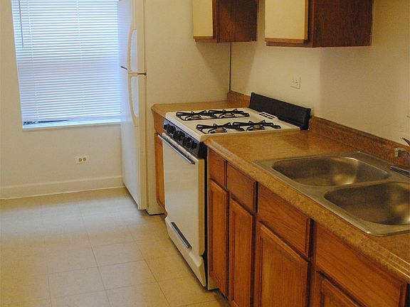2nd image of 55 N Lotus Ave #213