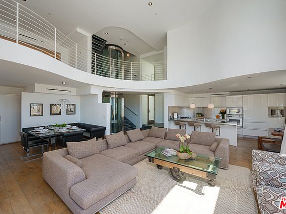 3rd image of 1719 Ocean Front Walk #2