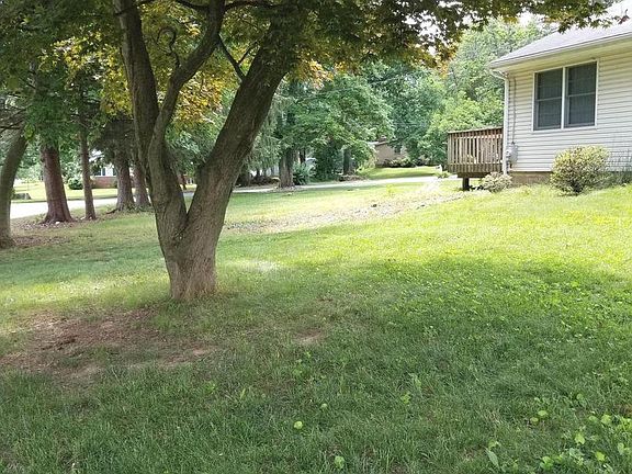 5th image of 2411 Magnolia Dr
