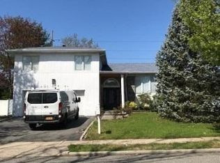 25 Clinton Ln, Jericho, NY 11753