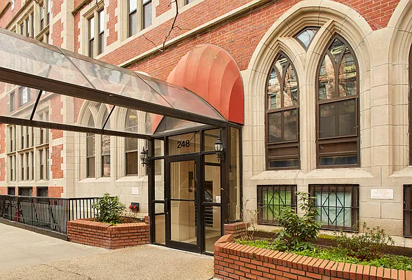 Rented by Compass | media 21