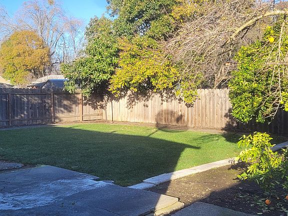 2nd image of 2480 Sonoma St