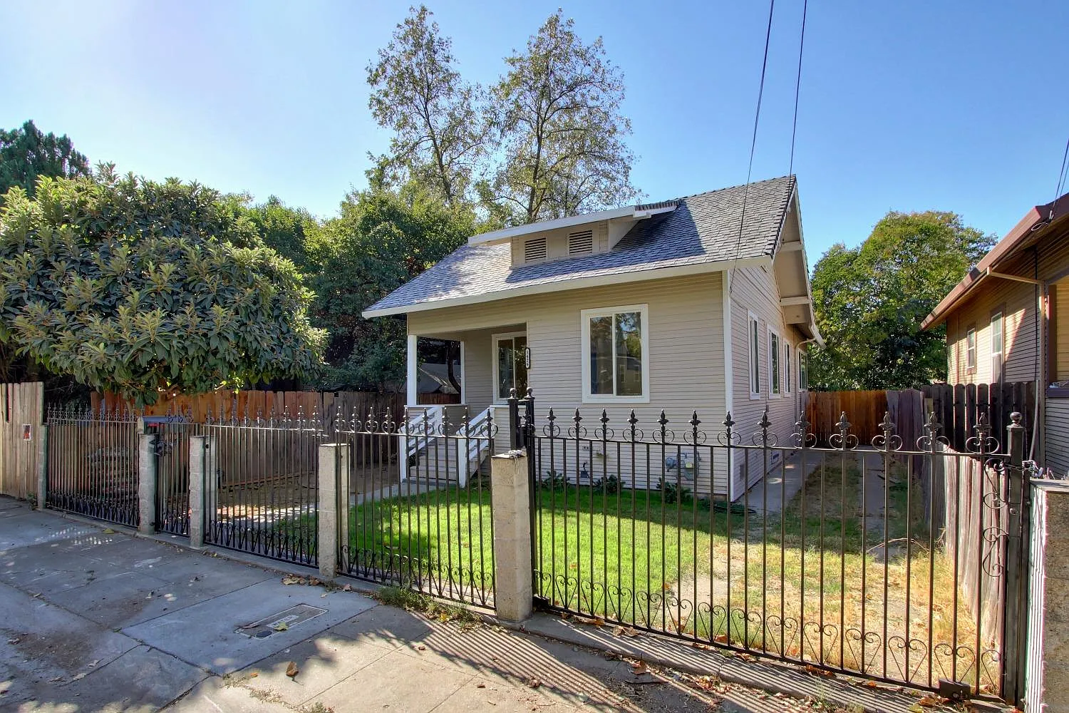 3426 38th St photo 1
