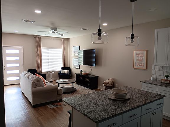 4th image of 3101 E 44th St #101