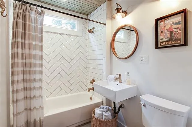 2829 Saint Thomas St — Photo 12