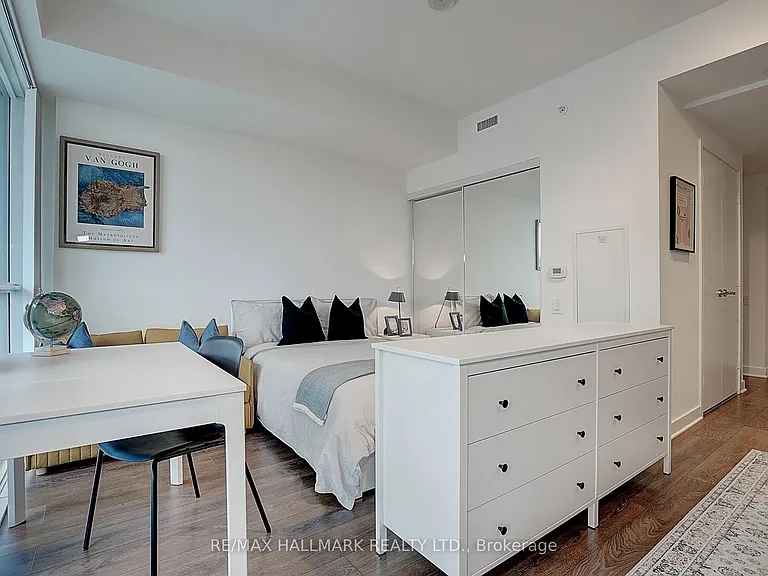 15 Grenville St #1406 — Photo 26