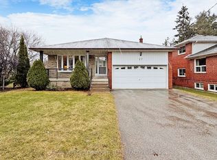 27 Doverwood Ct, Toronto, ON M2M2G6