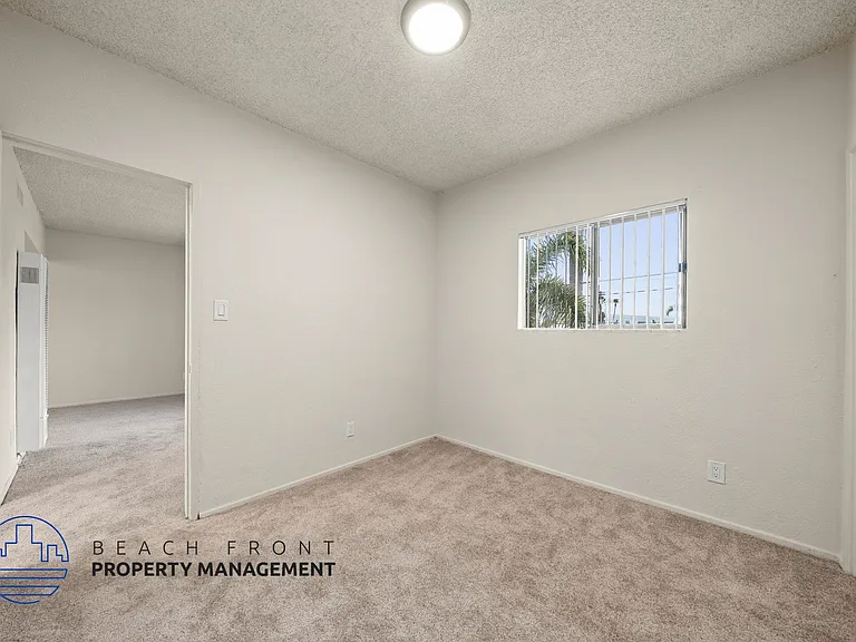 900 N Wilmington Blvd — Photo 9