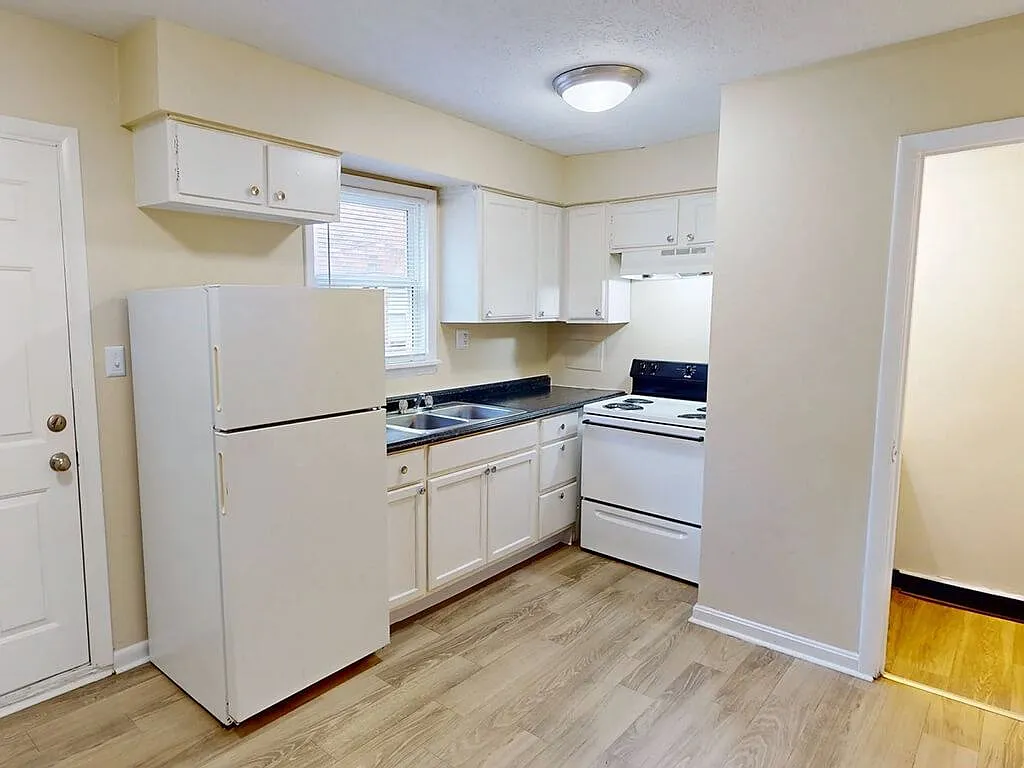 Preston Oaks — Photo 1