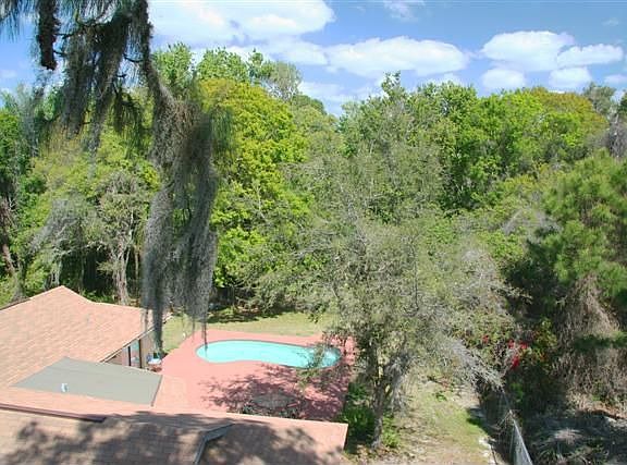 pool arial