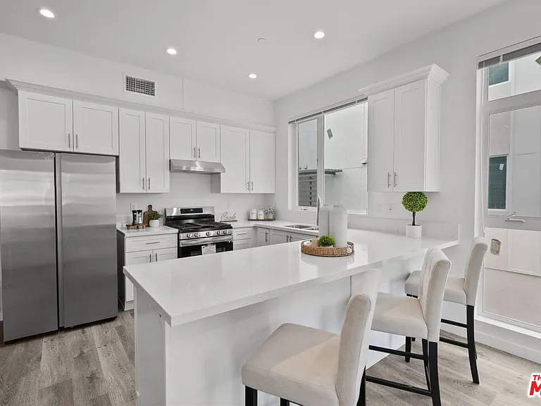 5114 Cahuenga Blvd #4 — Photo 9