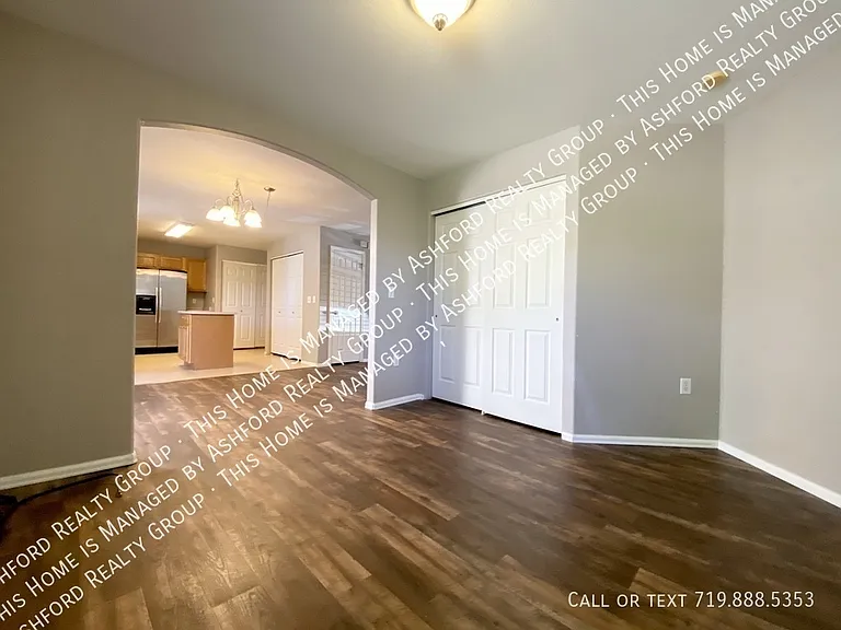 464 Ellers Grv — Photo 23