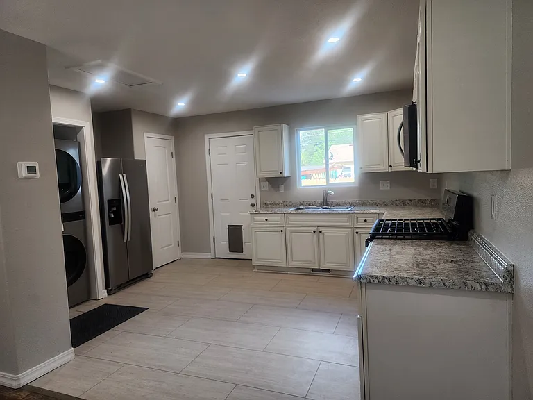 607 Lynn Ave — Photo 8