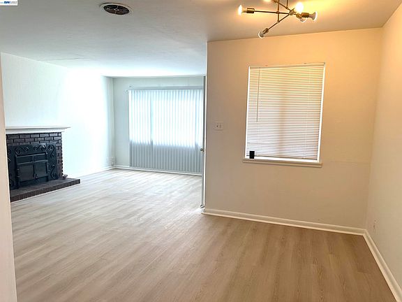 5th image of 4363 Wesley Way