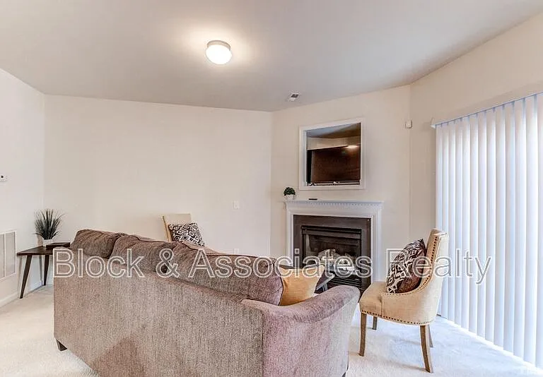 708 Mardonie Reach Ln — Photo 6