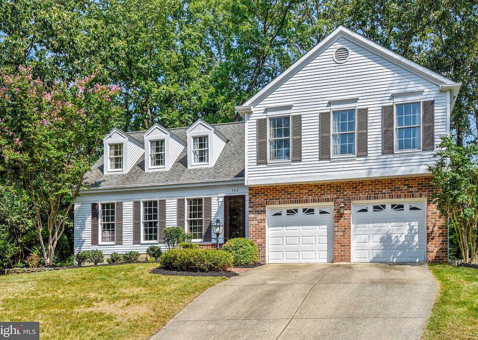 1st image of 744 Mimosa Ct