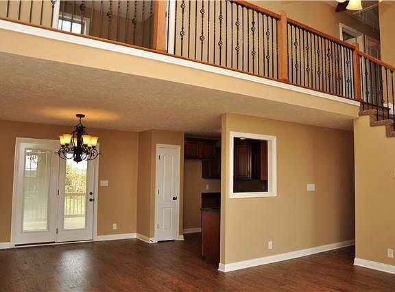 4th image of 401 Cross Ln #Nds
