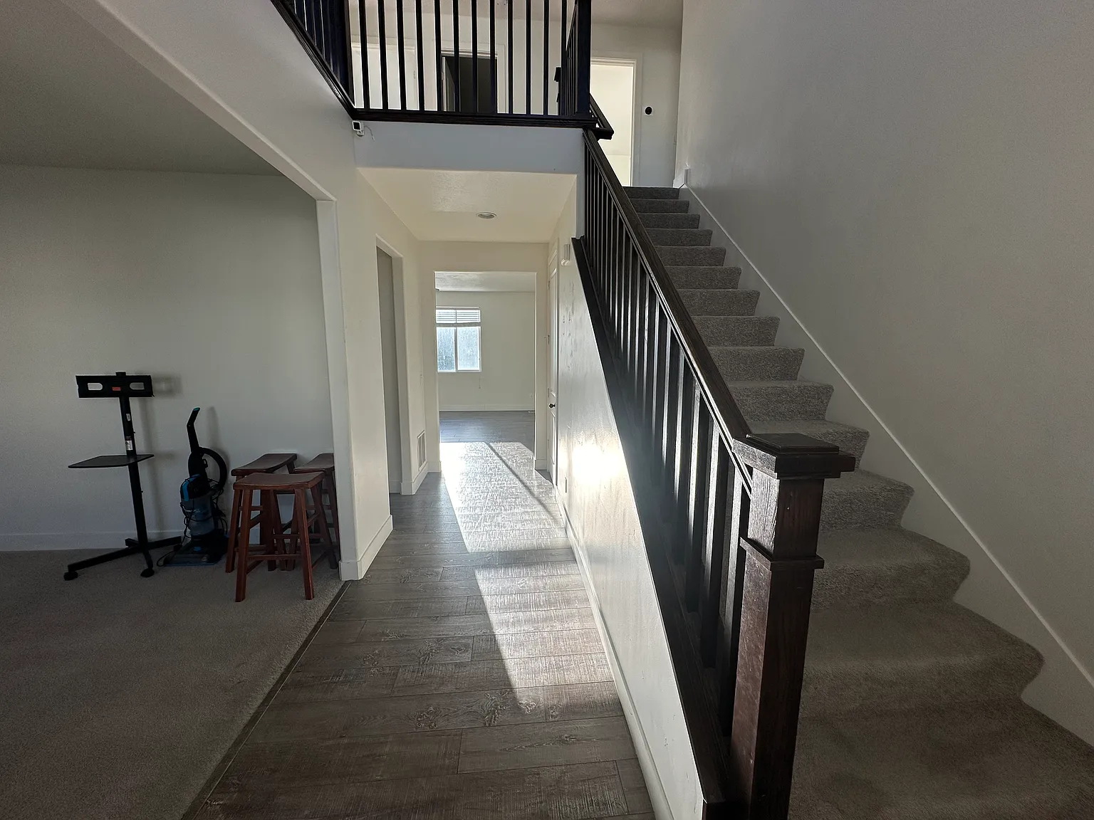 5 bed, 3.5 bath, 3900 sqft, $3,600 — Photo 4