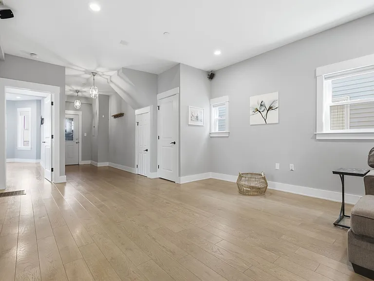 447 Frankfort St #1 — Photo 9
