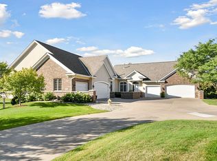 4960 Comstock Ln N, Plymouth, MN 55446