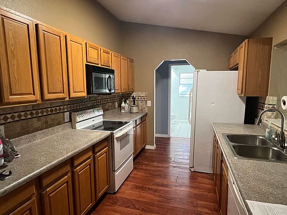 4th image of 21499 Webbwood Ave