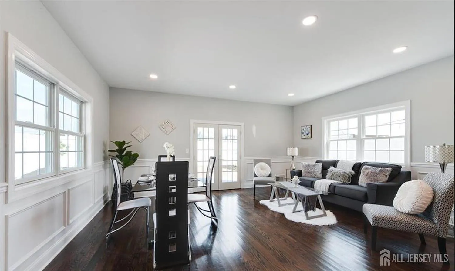 4 bed, 3.0 bath, 1600 sqft, $3,900 — Photo 4